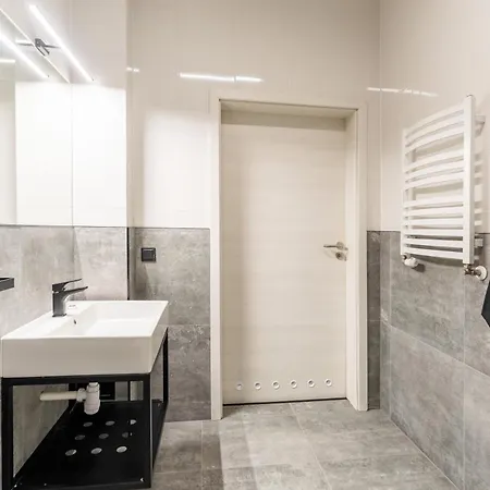 Ind.u Aparthotel 3*