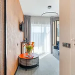 Ind.u Hotel apartamentowy 3*